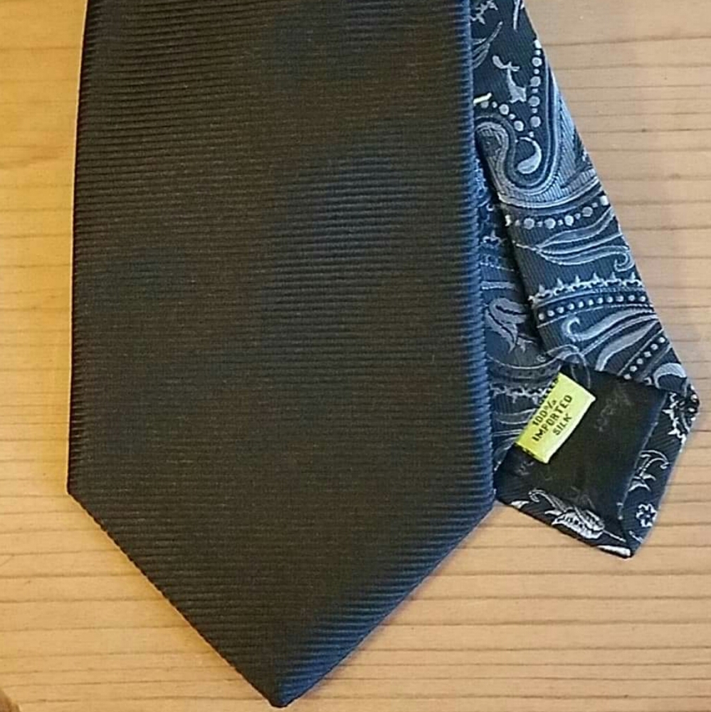 Robert Graham tie